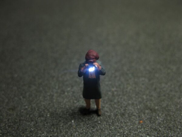 Figuren LED Beleuchtung 1:87 H0 Fotograf Radfahrer Motorroller beleuchtet Fotograf Alte Frau