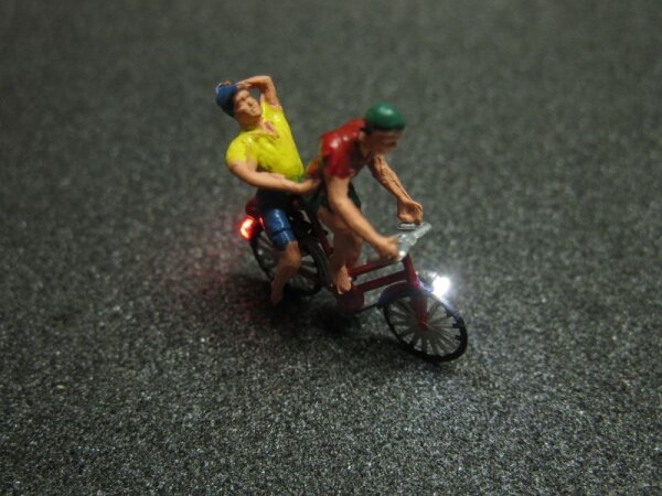 Figuren LED Beleuchtung 1:87 H0 Fotograf Radfahrer Motorroller beleuchtet Fahrrad 2 Personen